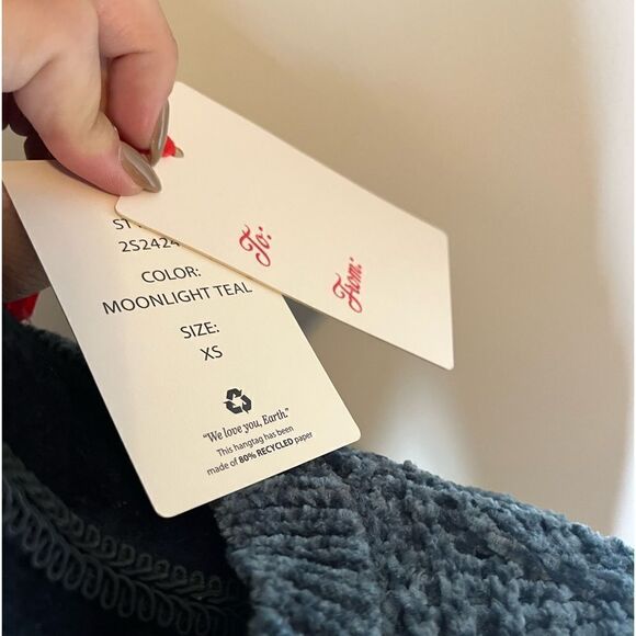 NWT PINK ROSE‎ TEAL CROCHET SOFT COZY SWEATER *perfect Christmas gift* - Picture 6 of 6